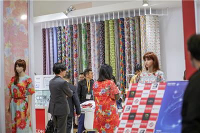 數碼(ma)微工廠(chang)助(zhu)服(fu)裝(zhuang)業(ye)可(ke)持續創(chuang)新(xin)，日(ri)本理光在(zai)滬(hu)展(zhan)示多款黑科(ke)技